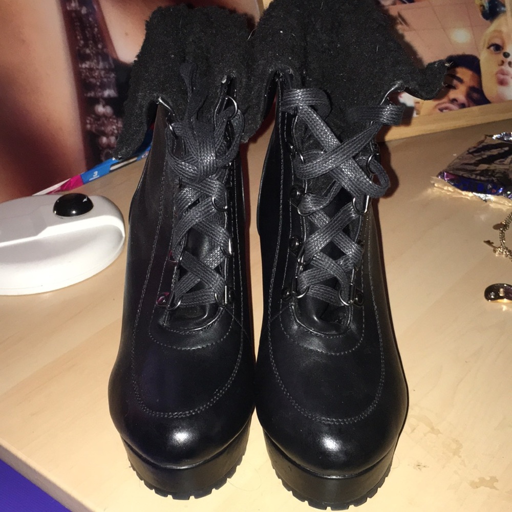 Heel boots